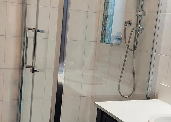 לינה וארוחת בוקר Bixio 34 4*